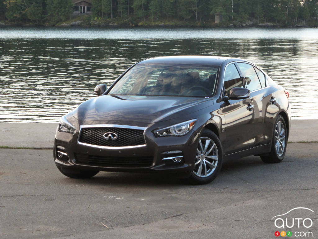 Infiniti Q50 Hybride Sport 2014